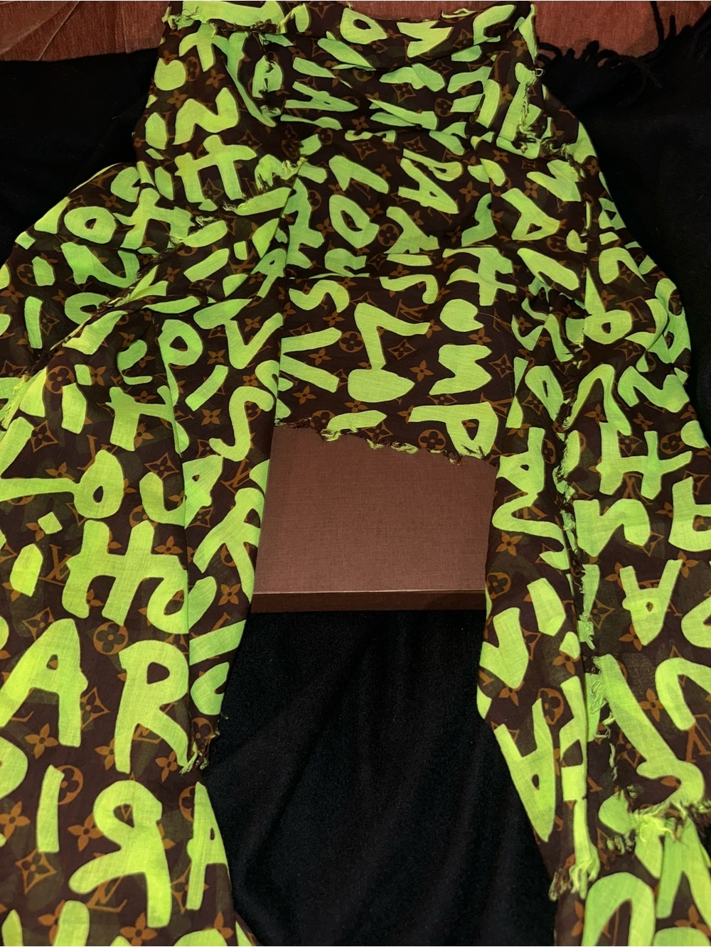 Louis Vuitton x Stephen Sprouse Monogram Graffiti Cotton Pareo Scarf-Vert Green - Picture 2 of 11